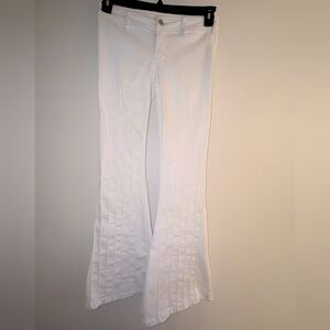 We The Free White Flared Jeans Pleated At Front & Back Bottom Womens Size 26